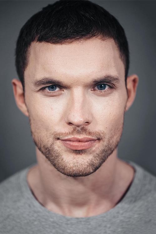 Podobny aktor do Joel David Moore: Ed Skrein