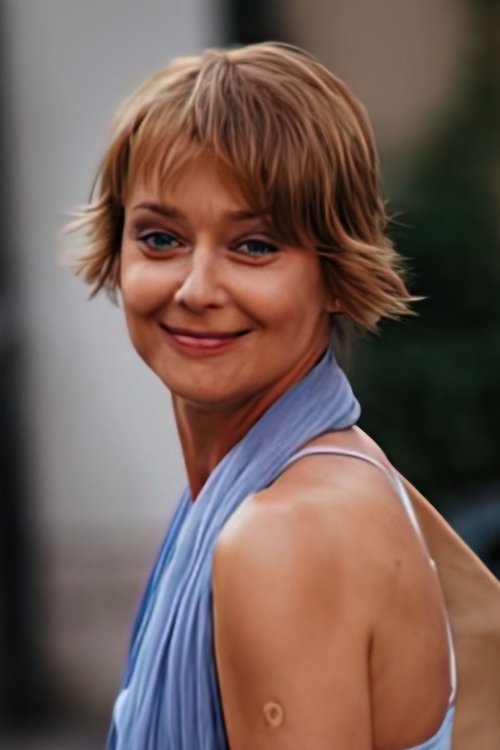 Anna Radwan jako Rosa Neumann w obsadzie Zatoka szpiegów