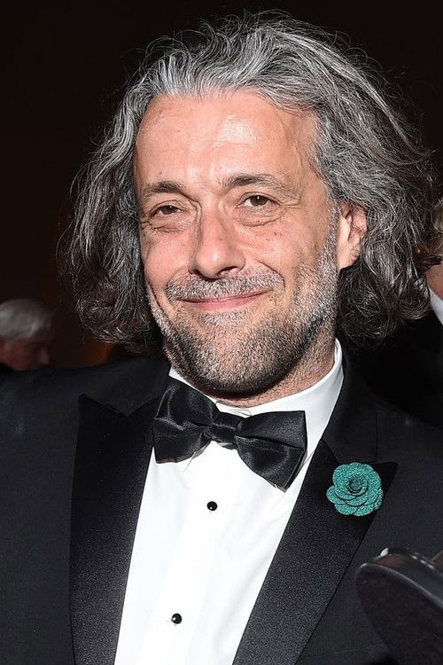 Podobny aktor do Eric Winter: Paul Lambert