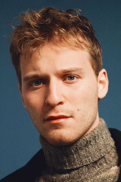 Podobny aktor do 조여정: Fred Hechinger