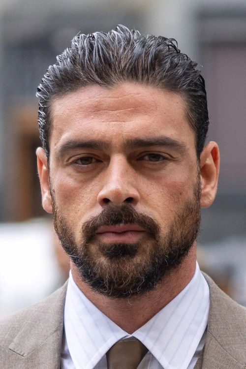 Podobny aktor do Melissa O'Neil: Michele Morrone