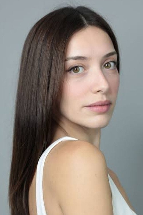 Dilaray Yeşilyaprak jako Bade w obsadzie Jedna miłość